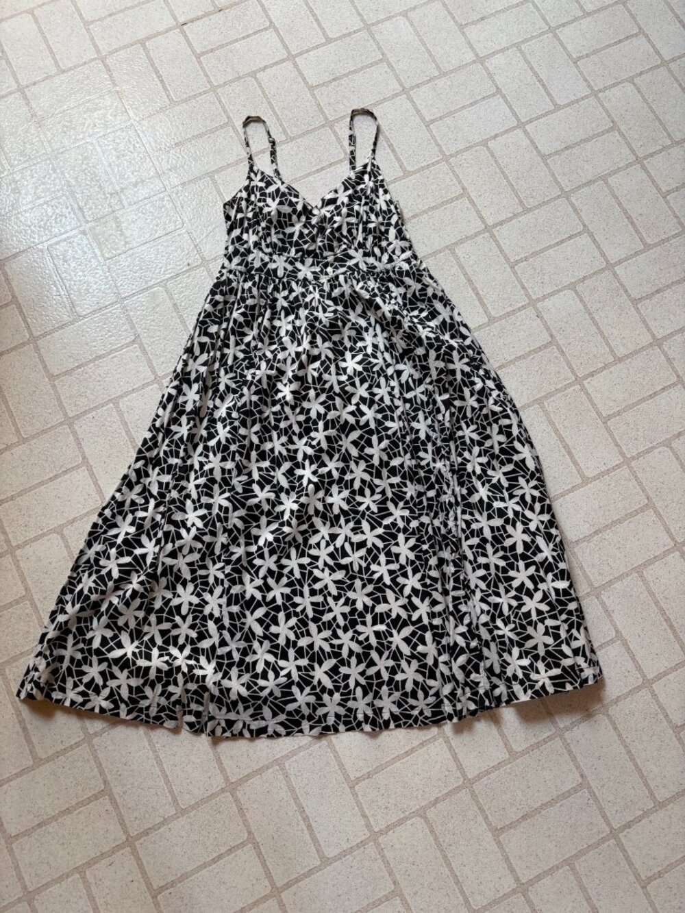 Black & White Flower Dress with Pockets